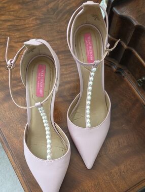 Isaac Mizrahi Pale Pink Pearl-Trim T-Strap Pumps Leather Upper